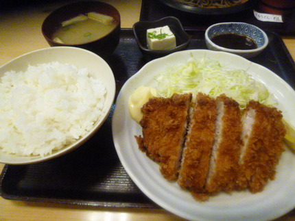 今夜の〆は　とんかつ定食！