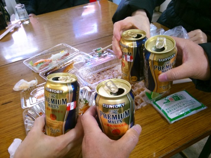 旦過市場で酒盛り！