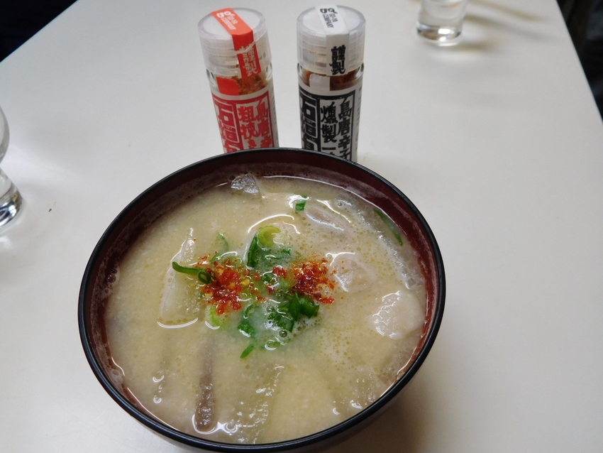 島唐辛子を二種類掛けます。