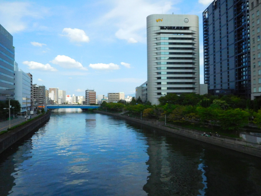 右手は読売テレビ本社ビル