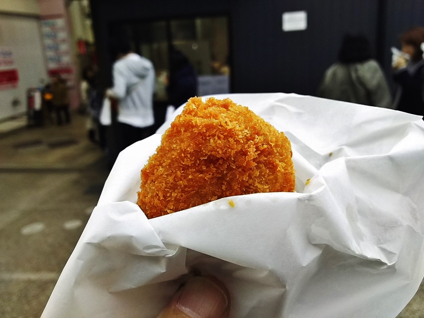 　★1個100円のこのコロッケ...