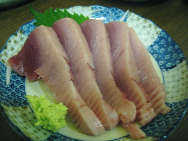 ヨコワの刺身 本マグロ以上です 神戸角打ち学会 至福の立ち呑み Bloguru