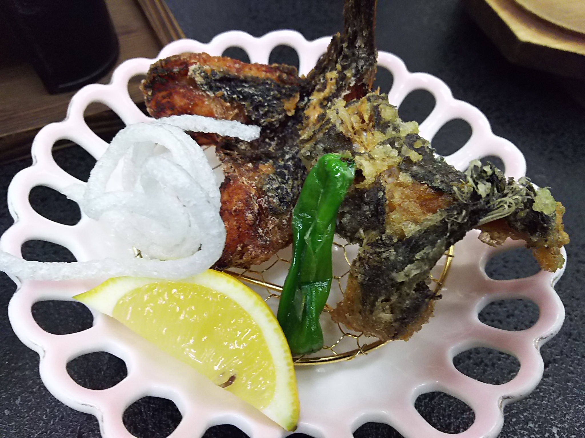 虎魚の唐揚げ 神戸角打ち学会 至福の立ち呑み Bloguru