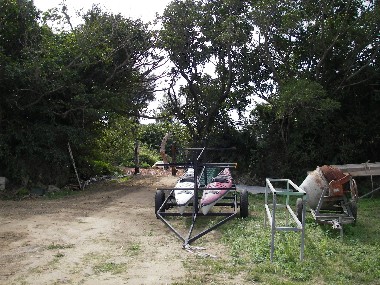 にぃぶい村　建設中