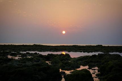 瀬長島の夕陽。