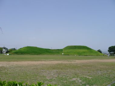 青塚古墳