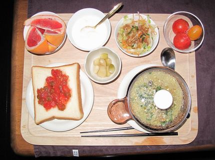 今朝の食事（７月27日：新聞遅...