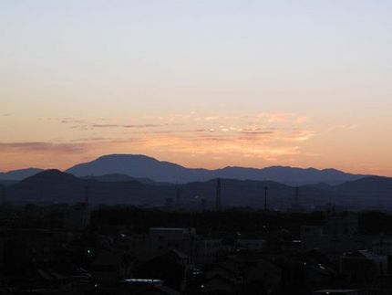 日の出前