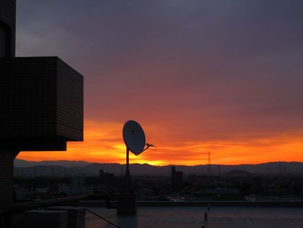今朝は曇り、天候は明日に向かっ...