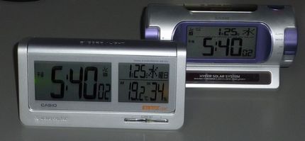 目覚まし時計を買い換えました