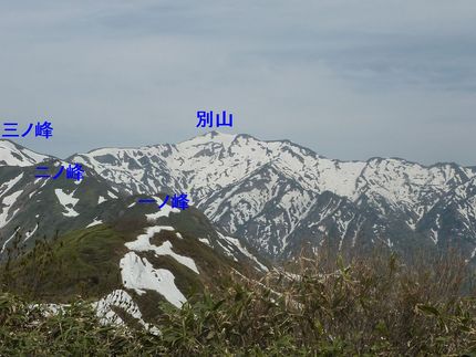 白山に連なる山々
