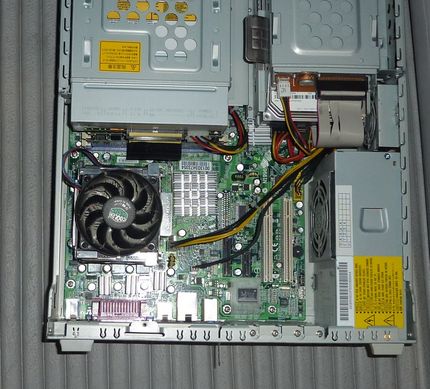 PCの内部の掃除は必須です