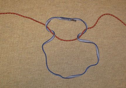 繋ぎ目を中心にして、巻始めます