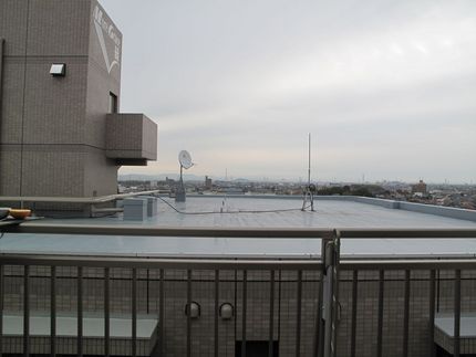 雨こそ降りませんが・・・・