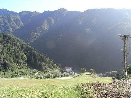 雪の湧谷山に