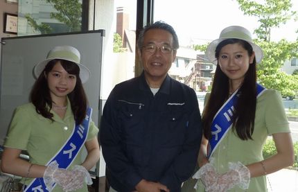 キレイナオネエサンが来社
