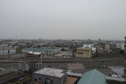 小牧山も霞のなか、HGはおろか...