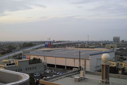 名古屋駅前のビル群も霞んでいま...