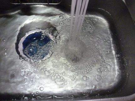 どんどん給水しますが、決して目...