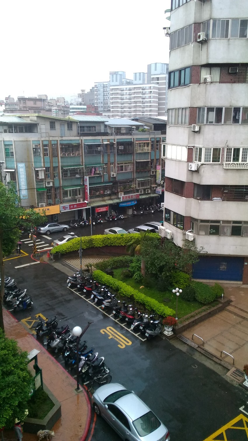 台北は毎日雨