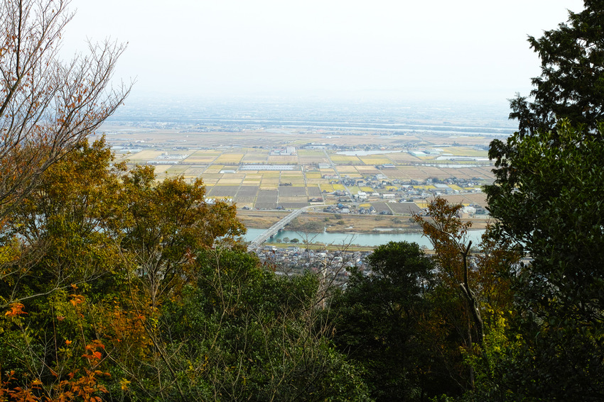 眼下に見える海津大橋（揖斐川）...