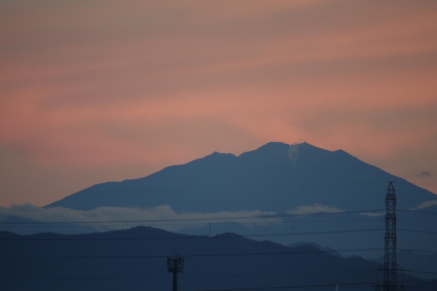 今朝の御嶽山(2018.11....