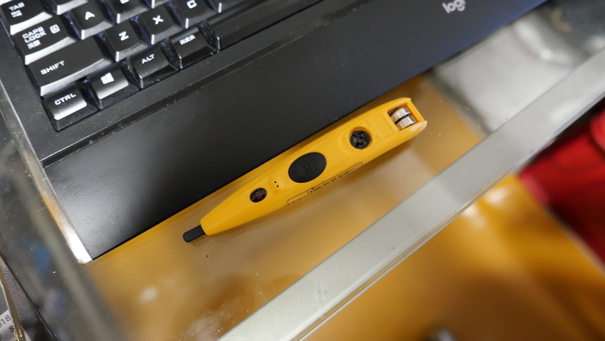 プロの道具（検電器）