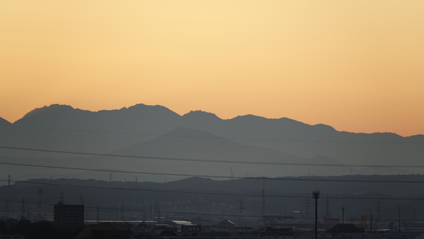 夜明け前の中央アルプス
