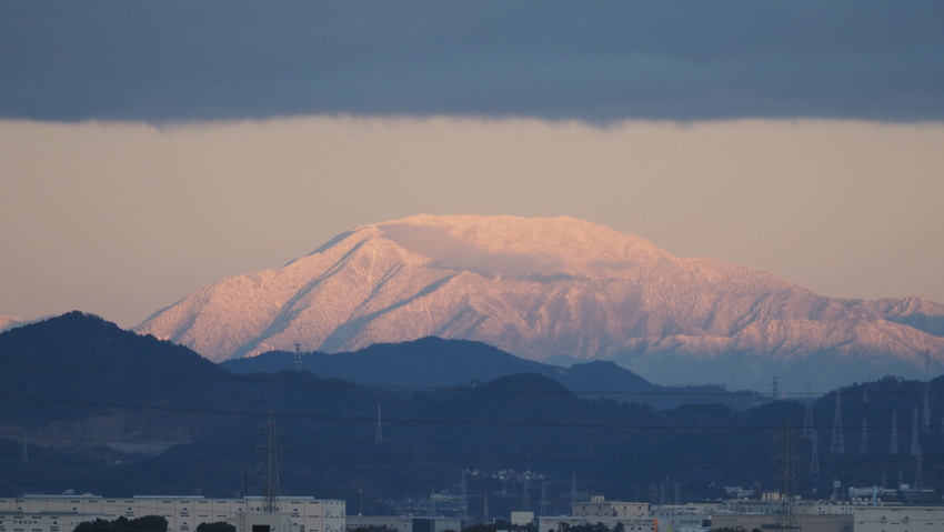 恵那山、ここまで冠雪している状...