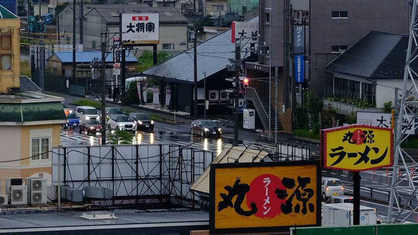 今朝も雨