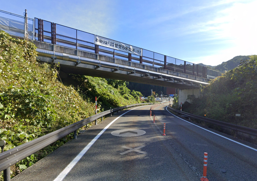 高山西ICを降りると見える案内...