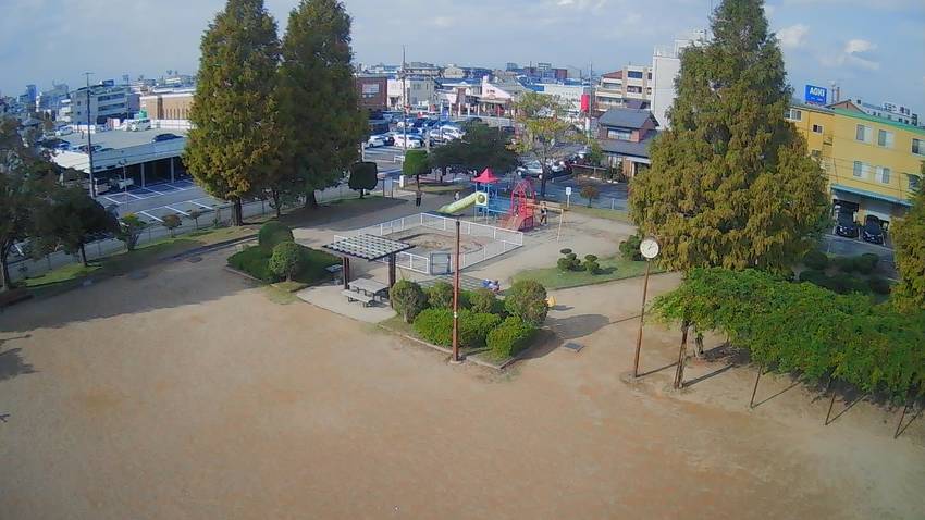公園で空撮（2024.11.0...