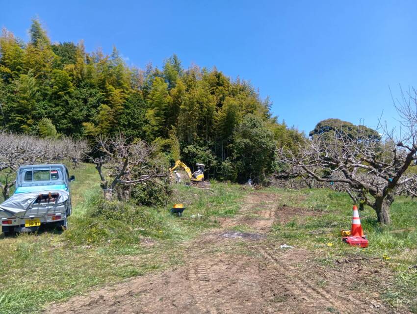 柿園閉鎖処理（重機の力はすごい...