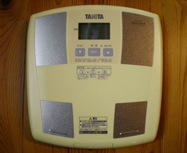 体脂肪計付ヘルスメーター。