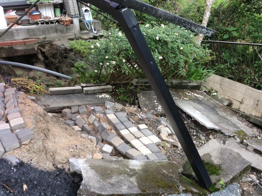 家が建っている土の中にはゴミが...