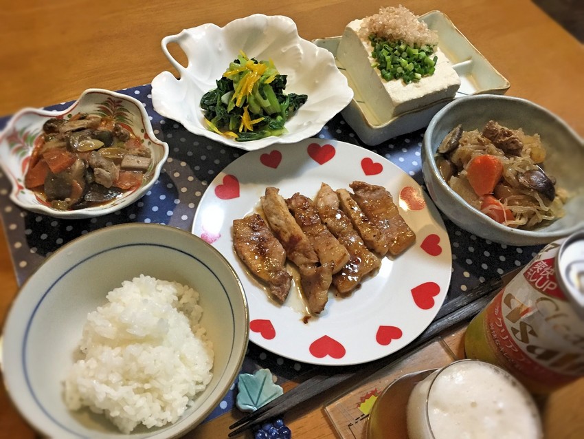 ポークソテーと肉じゃが...