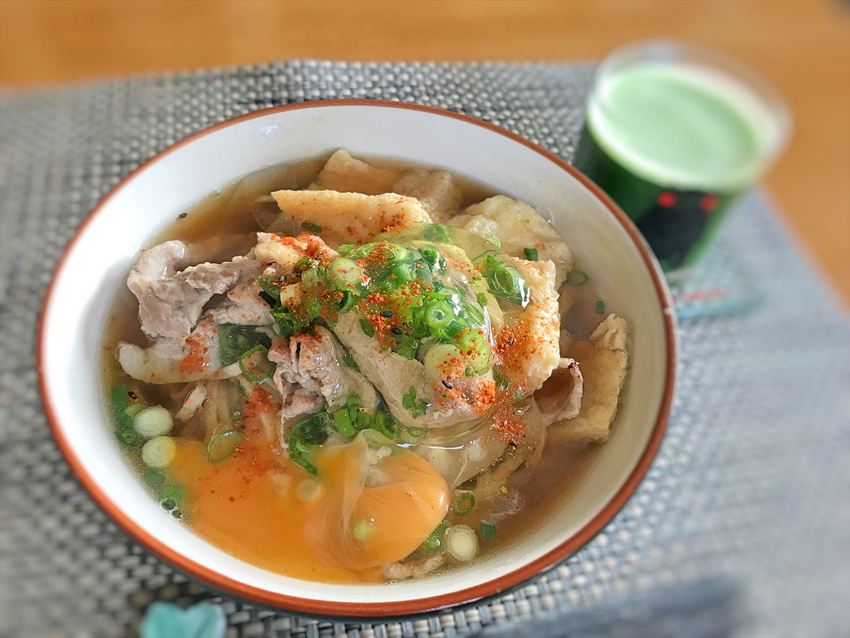 肉蕎麦卵入り