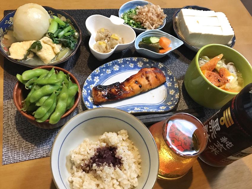 焼き鮭と玄米定食