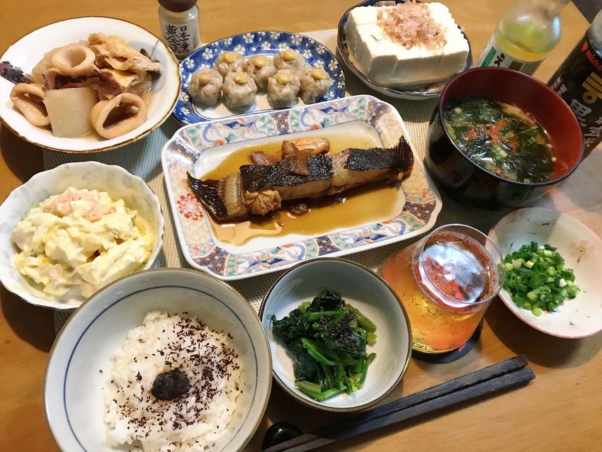 カレイの煮つけと黒にんにく胚芽...