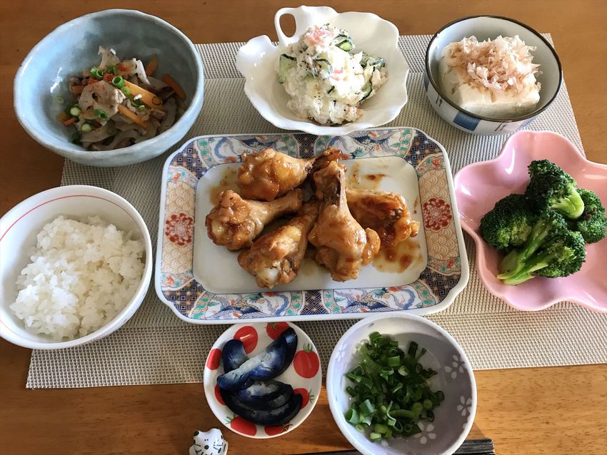 2021年2月の献立（骨付き鶏...