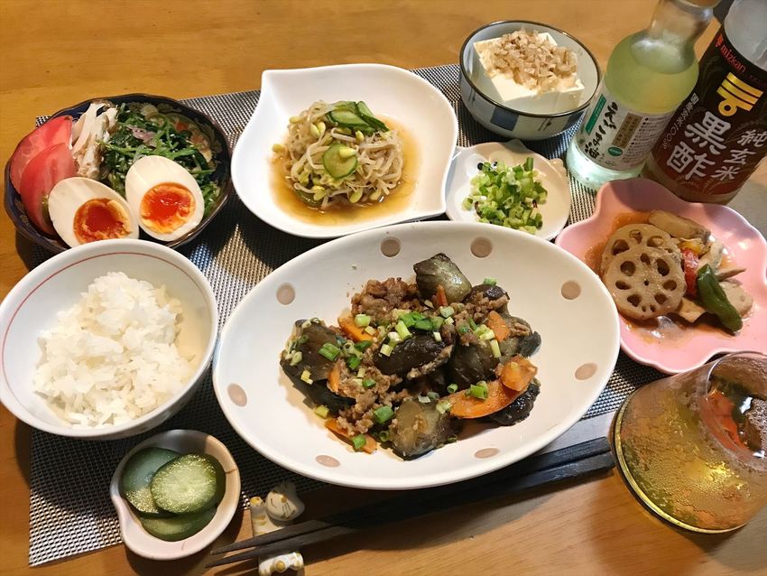 茄子と牛肉そぼろの炒め物定食