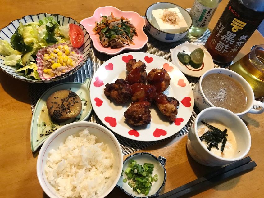 今日は唐揚にケチャップソースを...