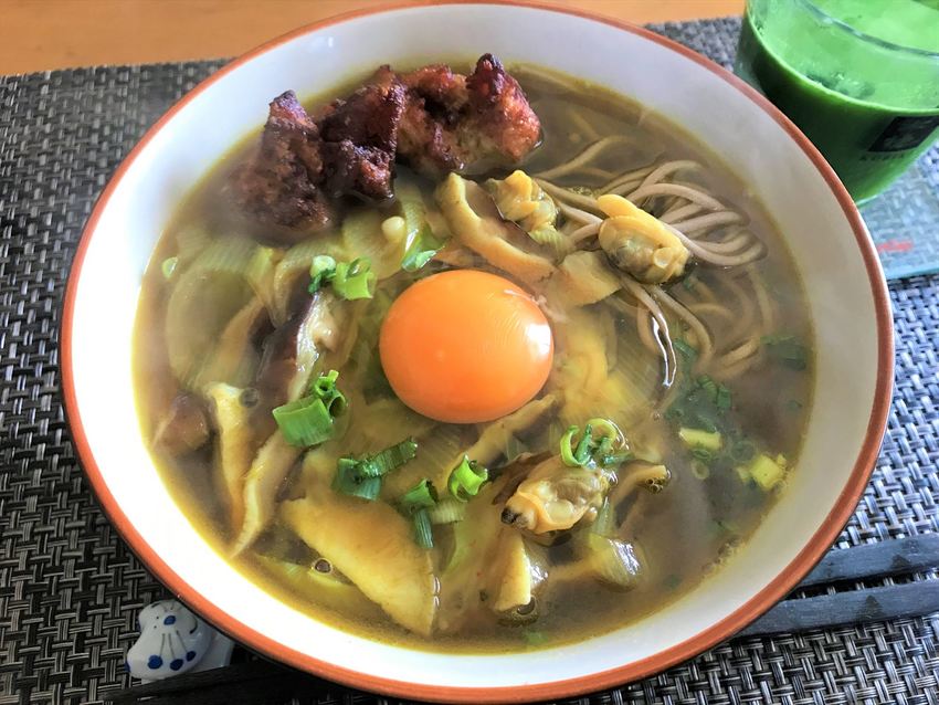 昨夜の唐揚げが蕎麦にトッピング...