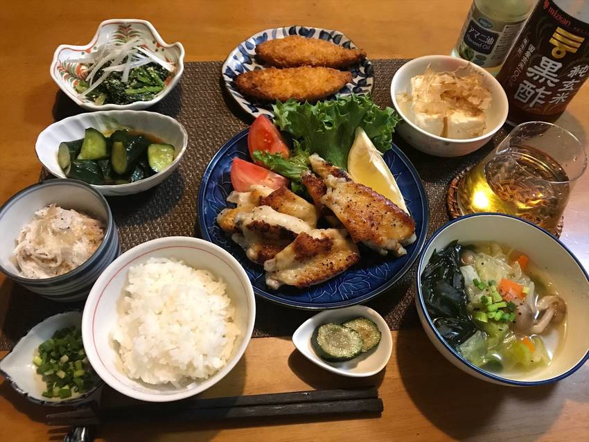 鶏スペアリブのニンニク黒コショ...