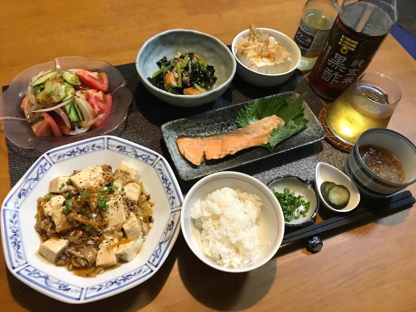白麻婆豆腐と鮭の醤油漬け焼き