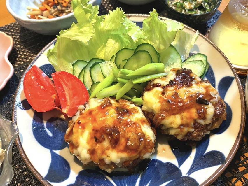 チーズハンバーグ 【献立写真】...