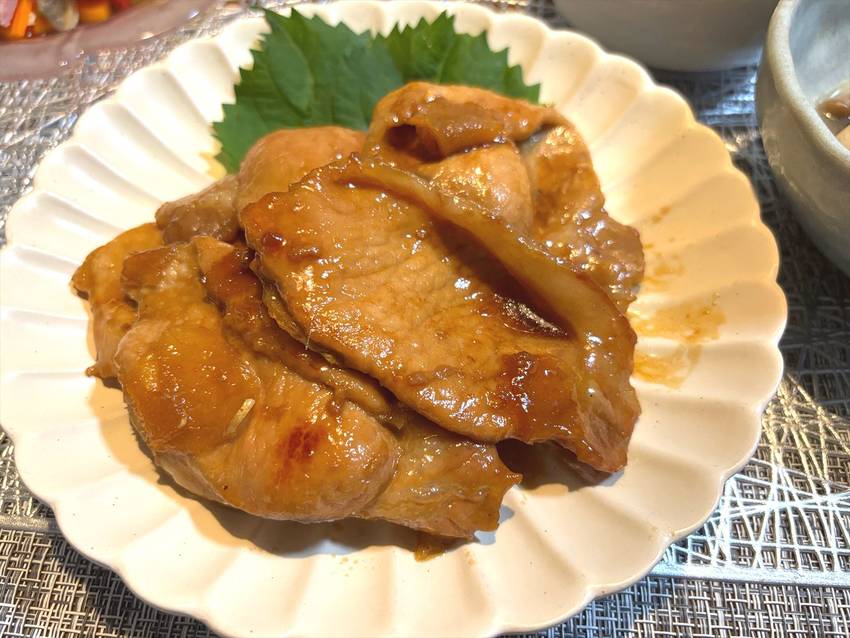 豚ロースの生姜焼き 【献立写真...