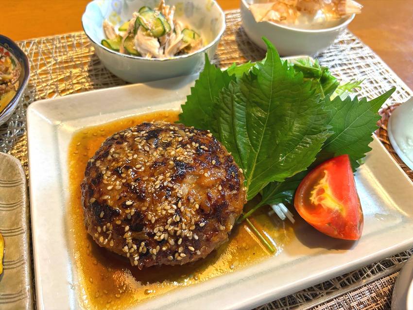 ジャンボハンバーグ 【献立写真...