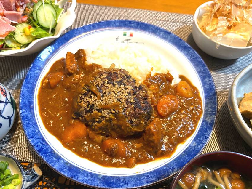 カレーライス二日目（ハンバーグ...