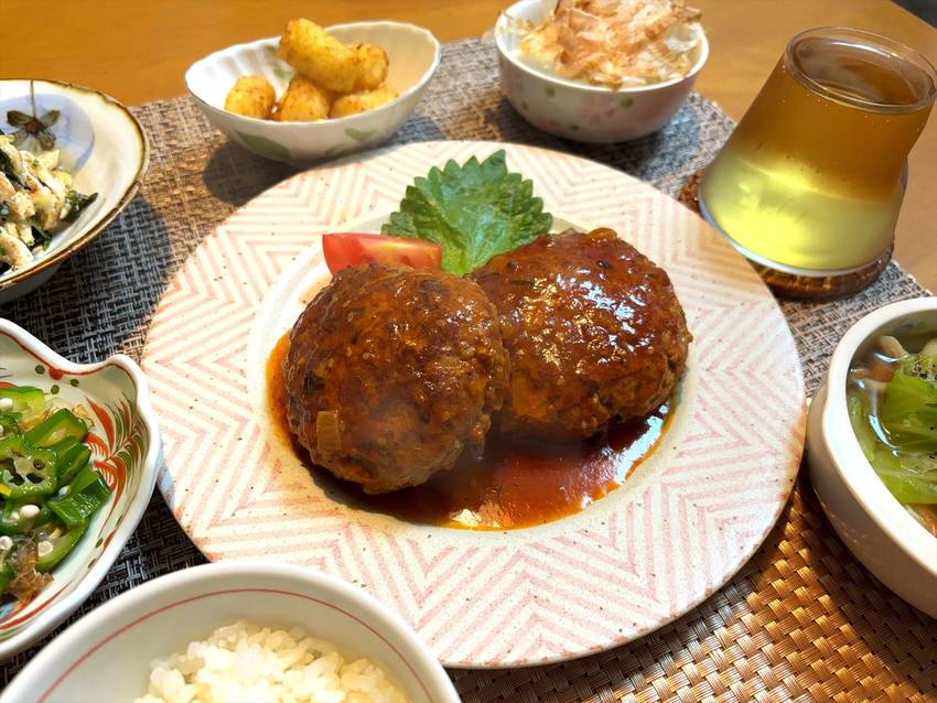 煮込みハンバーグ 【献立写真】...